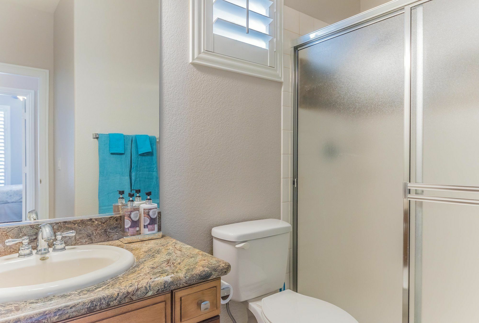 Luxurious 4br 9min To Lv Strip Sleeps 16 Apartment